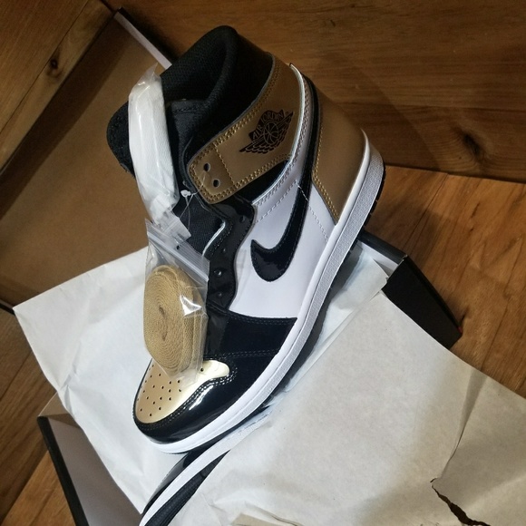 Air Jordan Retro 1 NRG Gold Toe - Picture 3 of 3